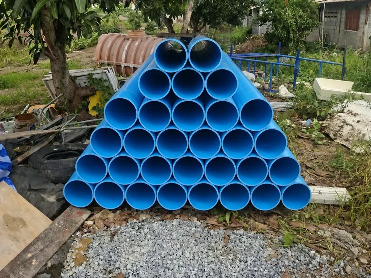 ท่อ PVC จัดเรียงพร้อมจัดส่งถึงหน้างาน