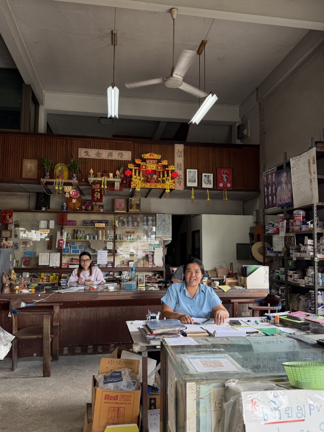 ทีมงานบางไผ่ค้าไม้พร้อมให้คำปรึกษาที่หน้าร้าน